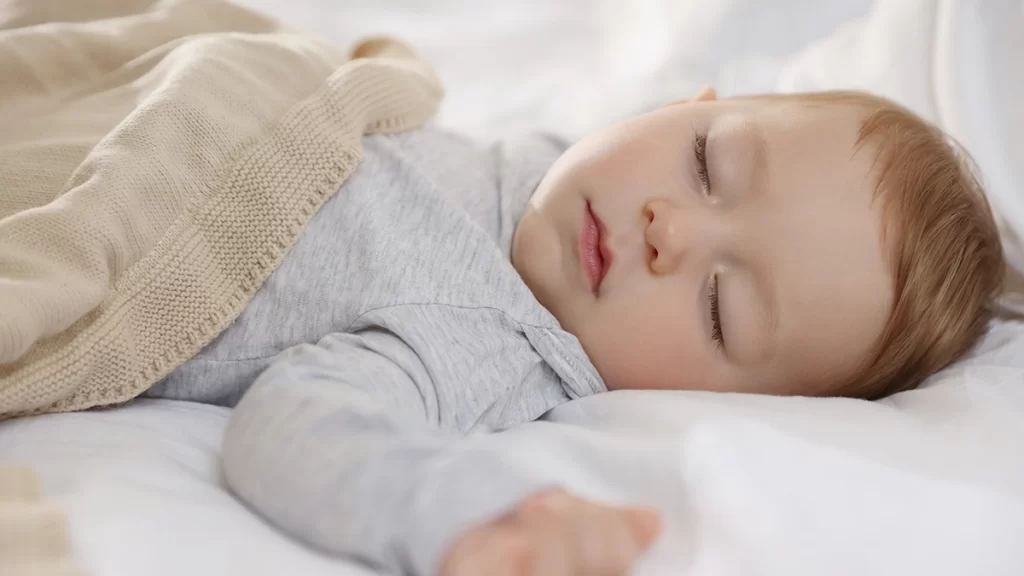 寝る赤ちゃん