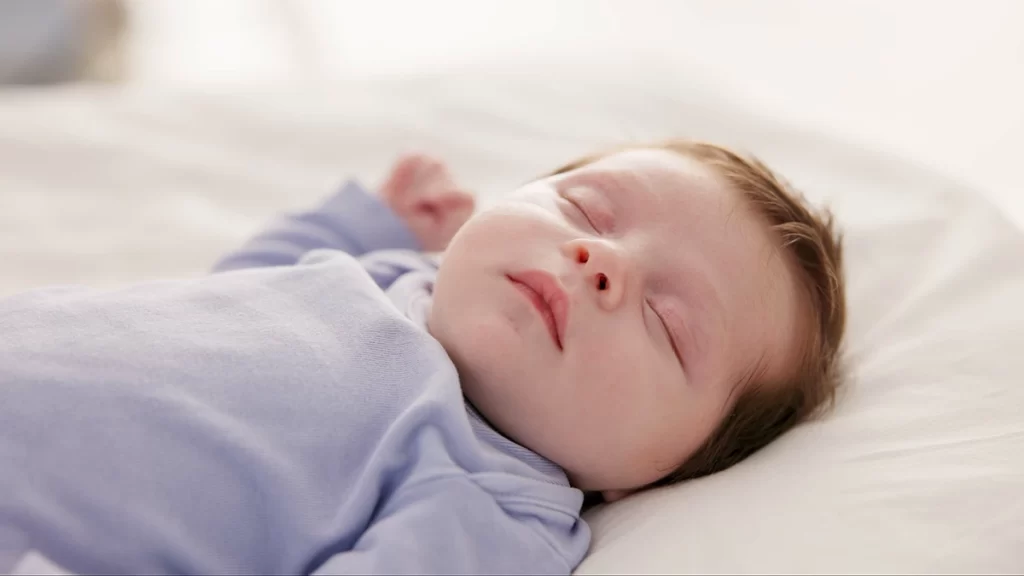 寝る赤ちゃん