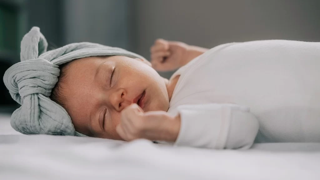 寝る赤ちゃん